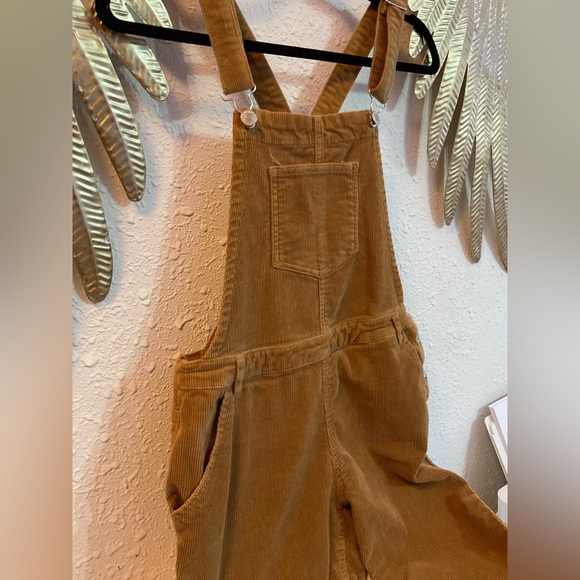 Love Tree corduroy overalls, size Medium in very good condition - Picture 3 of 6